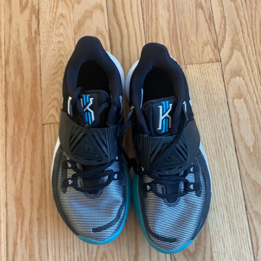 Nike Kyrie Low 3 mens size 7 women’s 8.5 Basketball Moon CJ1286-001